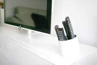 j-me Tilt Remote Control Holder