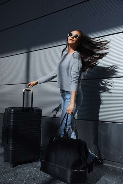 Shay Mitchell's BÉIS fall collection debuts stylish travel gear pieces -  Good Morning America