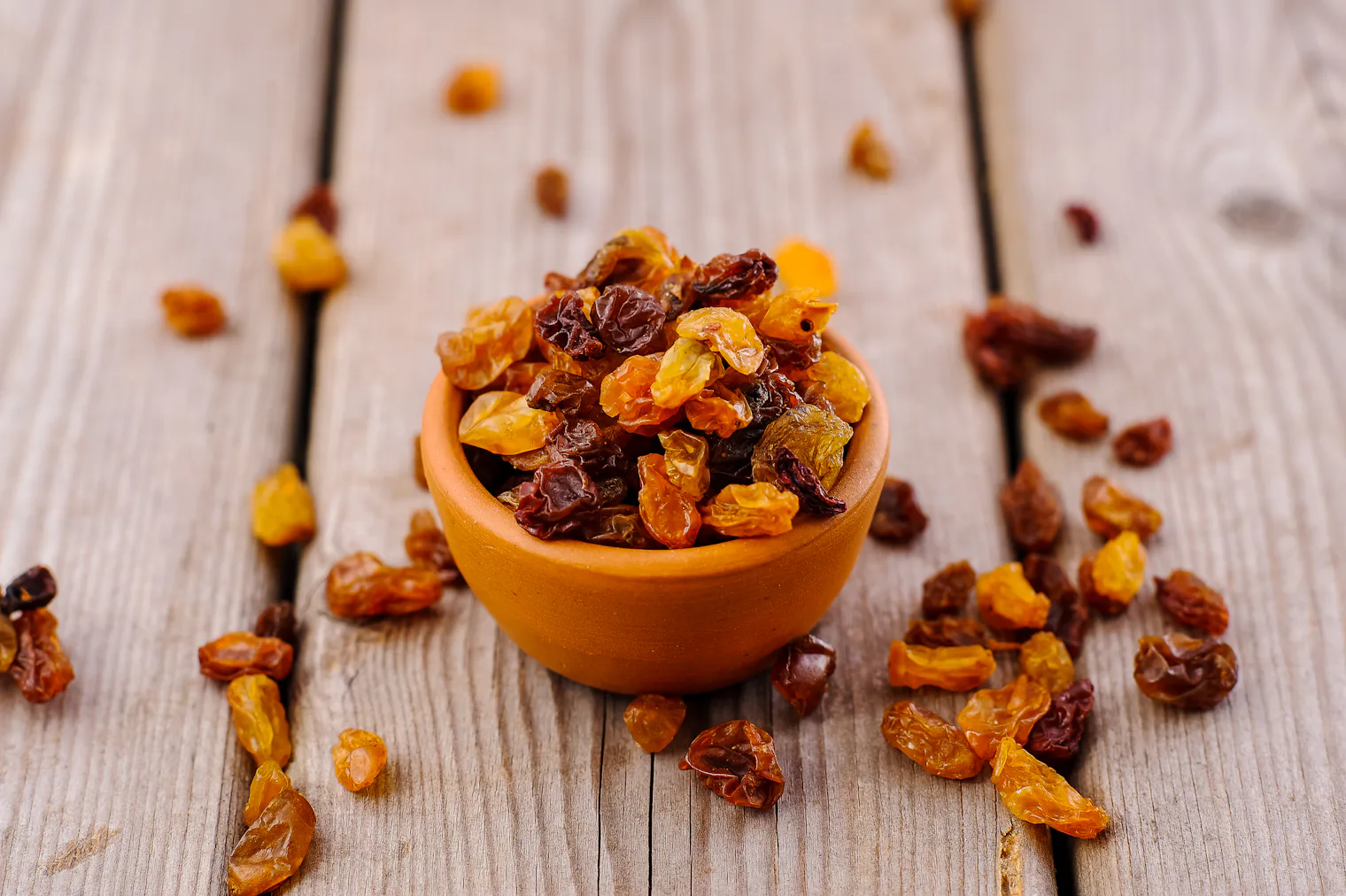 Feed Raisin Can Toddlers Eat Raisins? Experts Explain When To Safely Begin Feeding ...