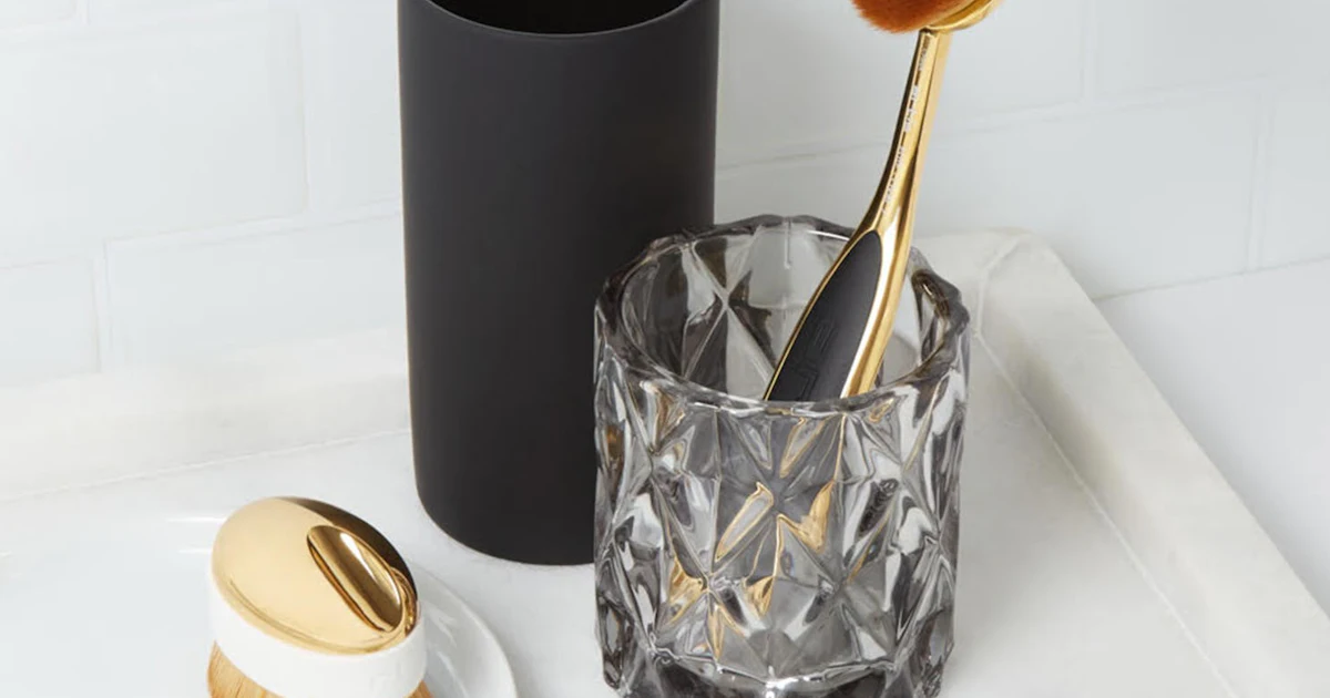 Artis Palm Brush Mini Is Getting A Very Luxe Update Fans Are Going To Be So Happy