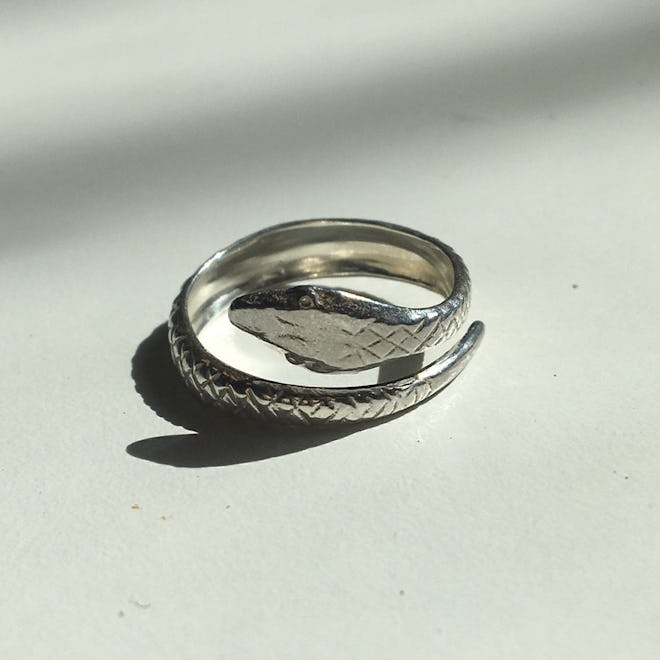 Hiss Ring in Sterling Silver