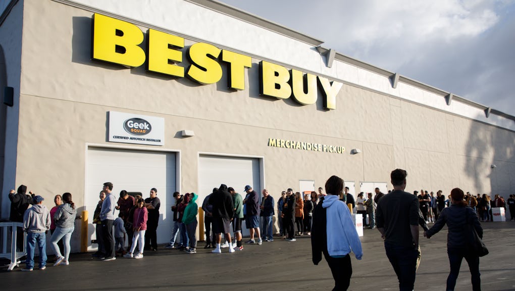 Apple And Best Buy Pair Up For Device Repairs So You No Longer Have To Wait In Line At The Genius Bar Apple And Best Buy Pair Up For Device Repairs So You No Longer Have To Wait In Line At The Genius Bar