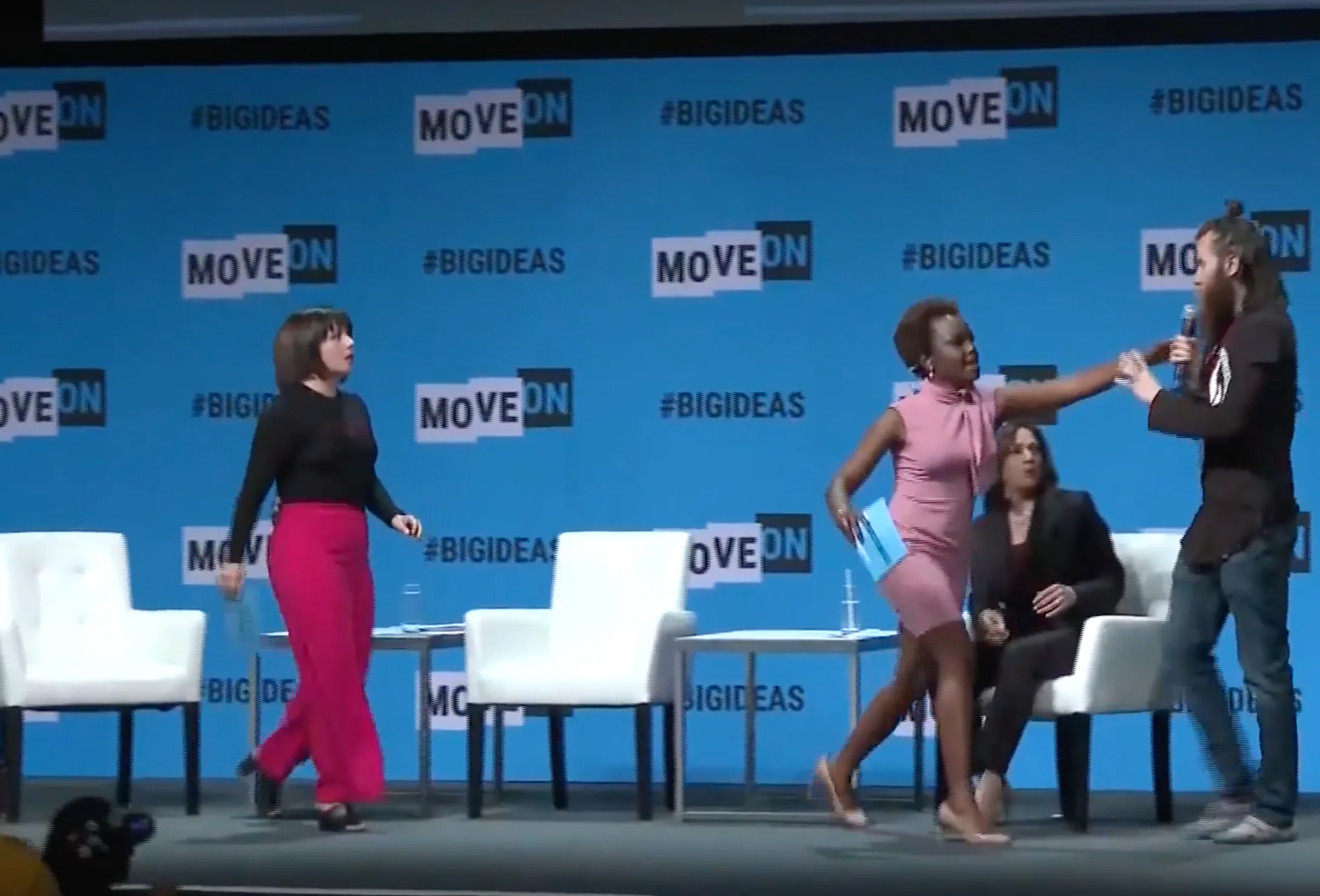 Kamala Harris Was Interrupted By A Male Protestor While Talking About ...