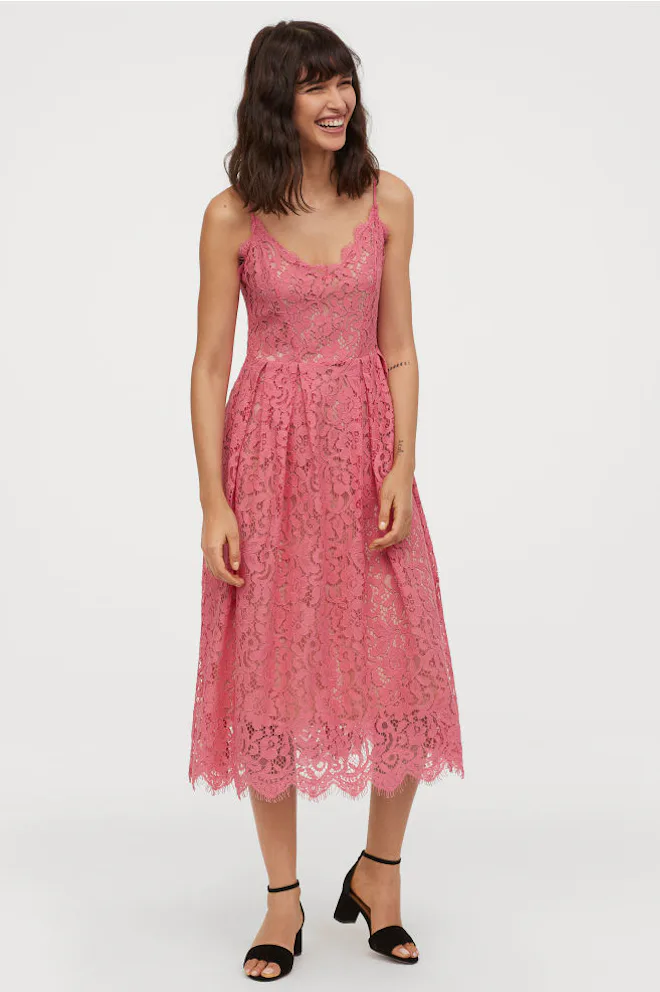 H&M's Summer 2019 Sale Includes $9 Dresses & $6 Jeans H&M's Summer 2019 Sale Includes $9 Dresses & $6 Jeans