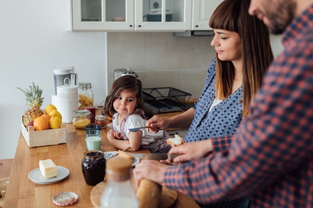 6 Signs Your Kid Is Ready To Use A Knife To Cut Their Food, Because ...