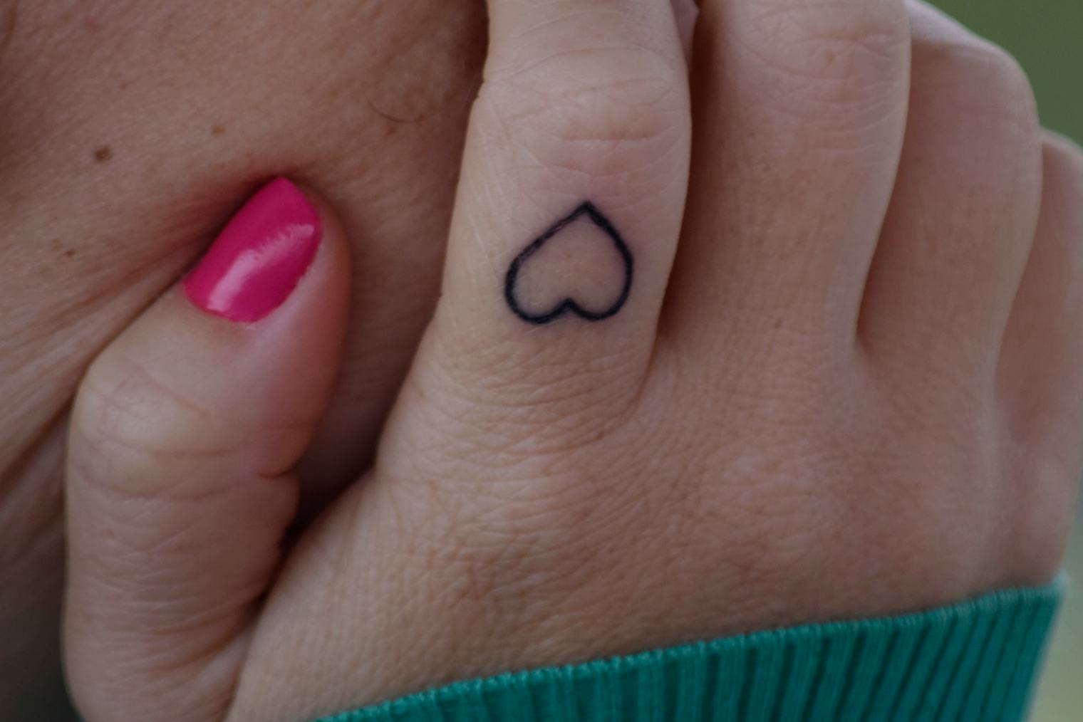 Finger Tattoos Fade Finger Tattoos Can Fade, Plus 7 Other Facts You Should Know About The