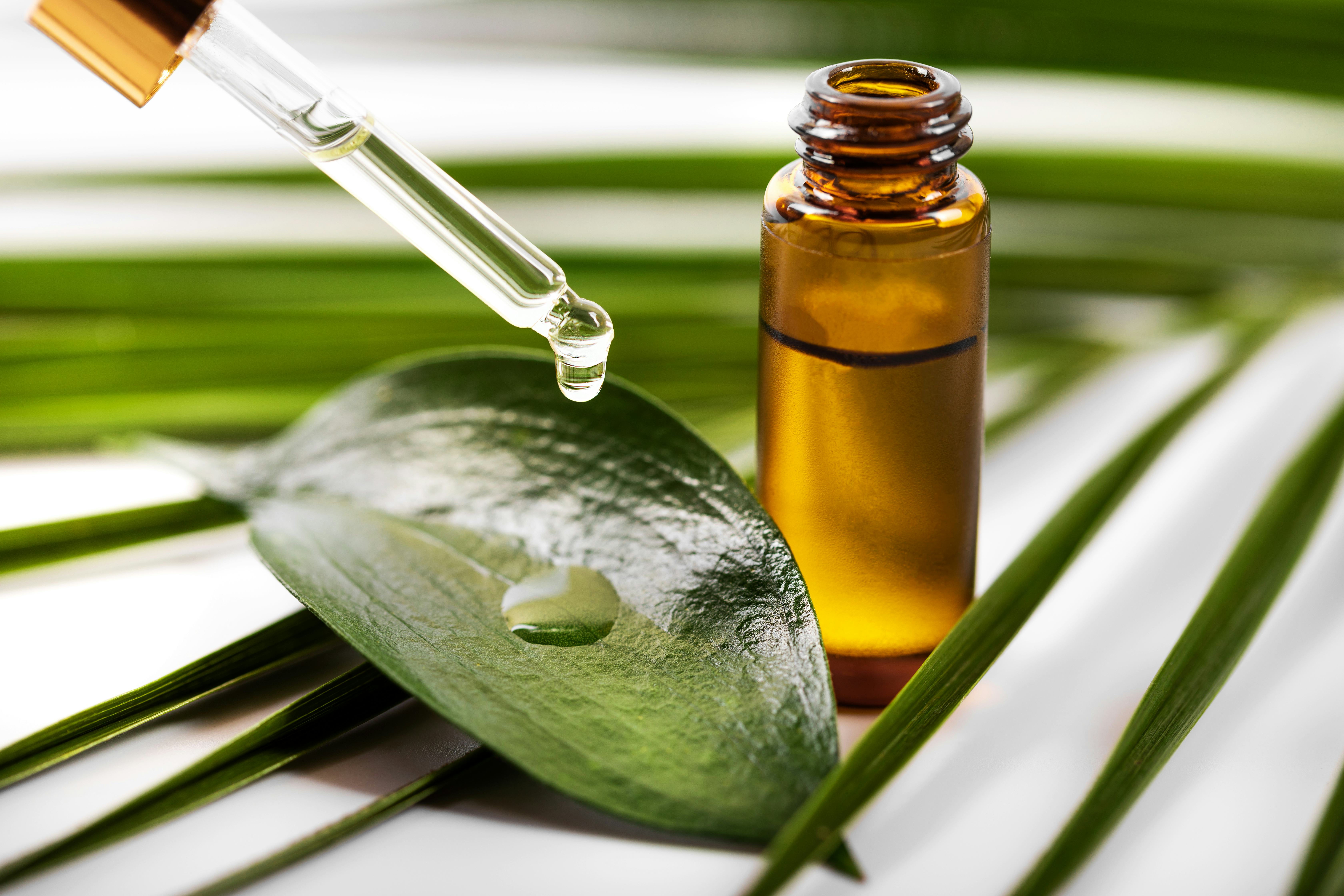 5 Natural Scalp Acne Treatment Methods That Will Clear Your Skin