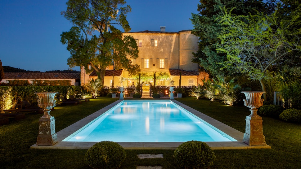 What Is Airbnb Luxe? This New Feature Offers Super Fancy Homes Worth