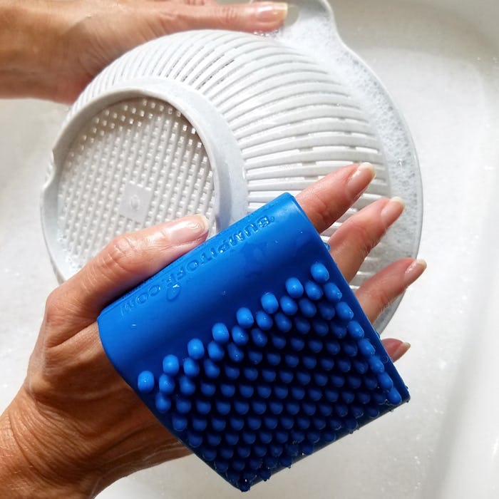 Bump It Off Silicone Cleaning Scrubber
