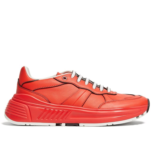 Exaggerated-Sole Leather Low-Top Trainers