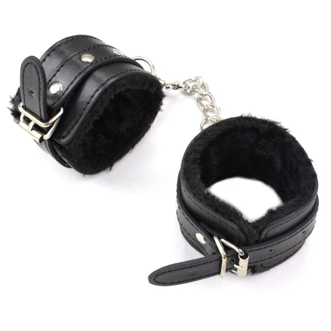Rbenxia Adjustable Soft Handcuffs