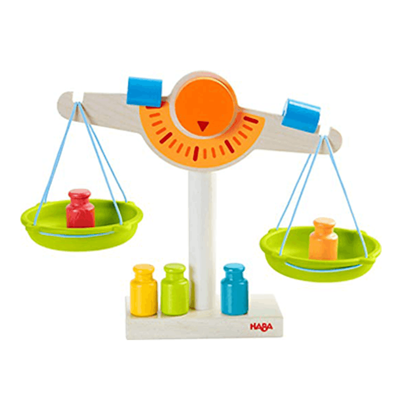 Wooden Balance Scale (3+) 