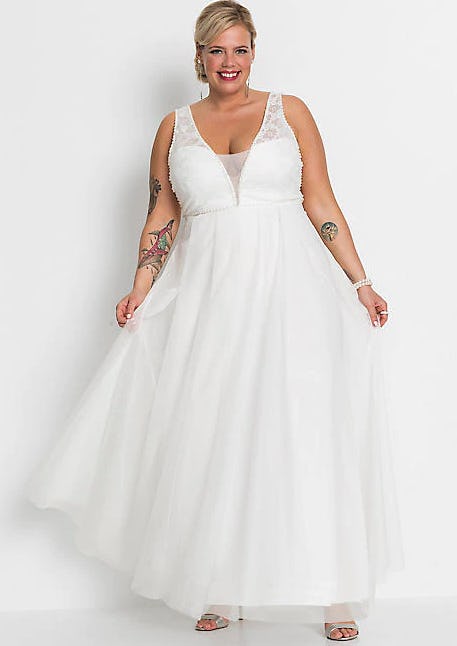 chi chi curve wedding dress