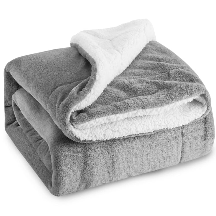  Bedsure Sherpa Fleece Blanket