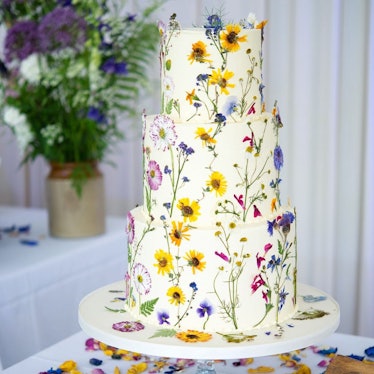 13 Wedding Cake Photos That'll Make You Want To Get Married Tomorrow