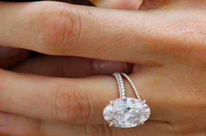 10 Engagement Rings Like Sarah Hyland S But Way Cheaper