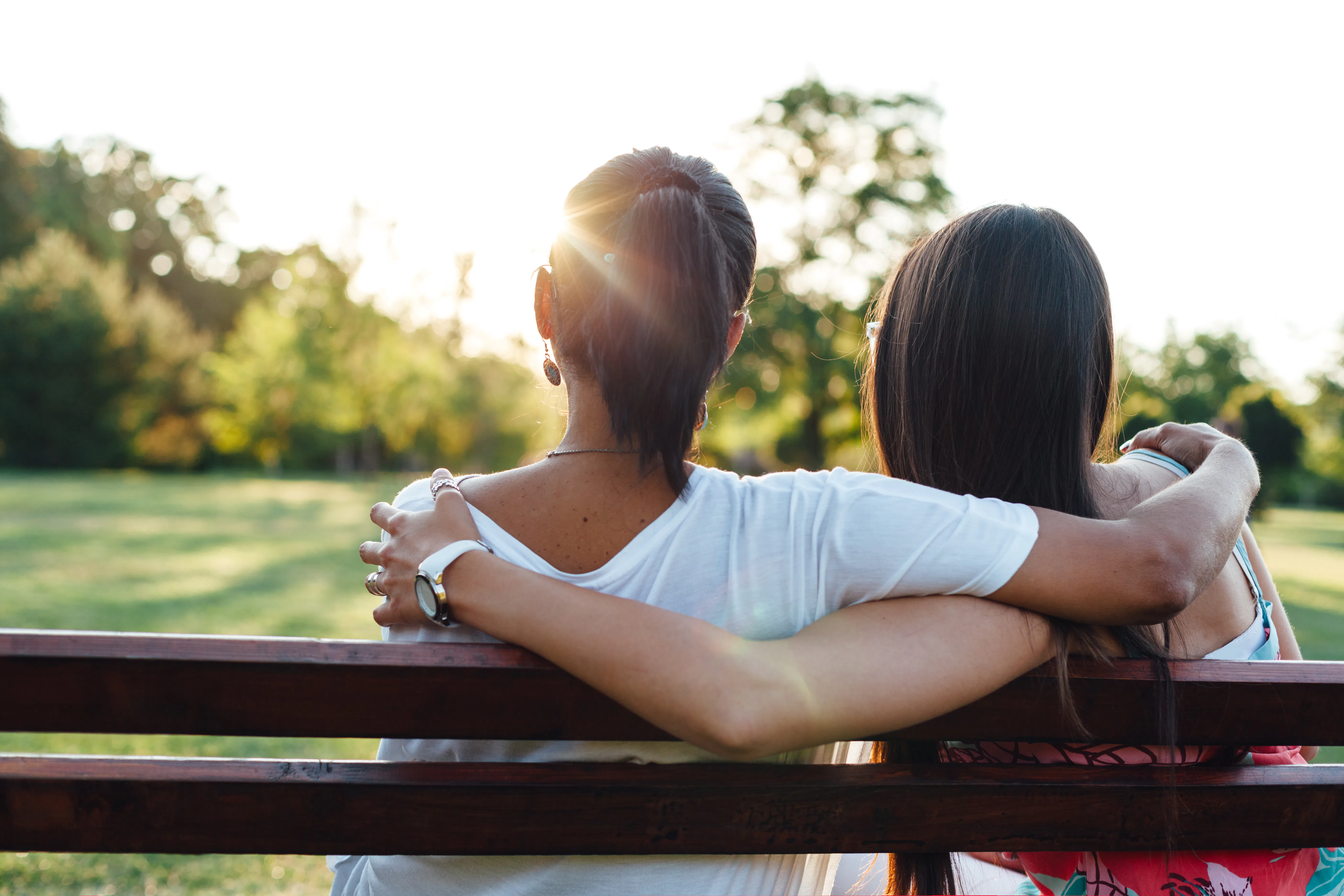 How To Make Mom Friends, According To An Expert