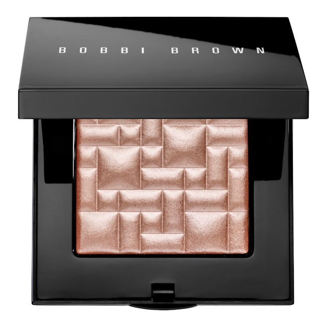 Highlighting Powder in Afternoon Glow