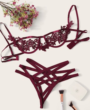 Harness Detail Appliques Underwire Lingerie Set