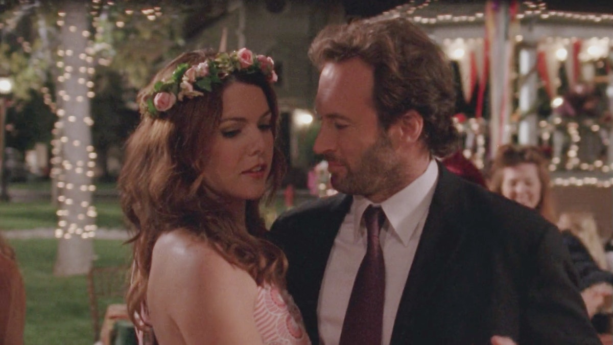 These are the best Gilmore Girls episodes to watch if you love Luke and Lorelai. 