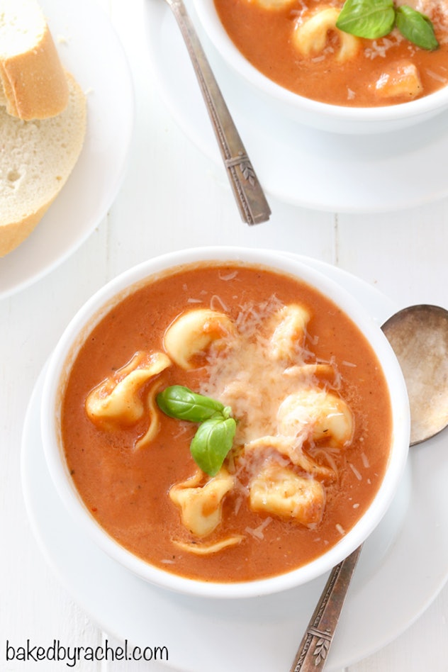 slow cooker tomato tortellini soup
