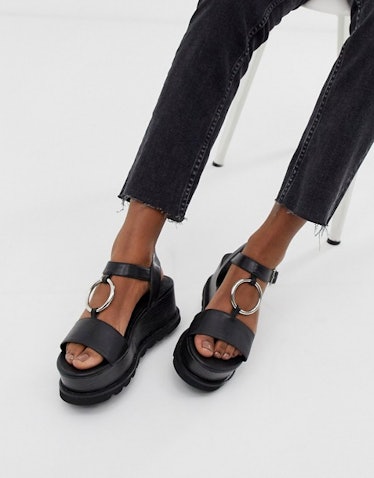 ASOS DESIGN Talitha Chunky Ring Flatforms