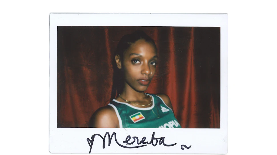Singer-Songwriter Mereba Takes On The Bustle Booth