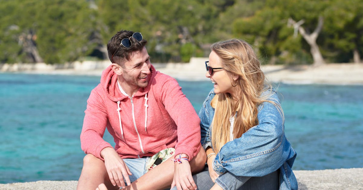 23 Casual Questions To Ask On A First Date, To Keep Things Chill