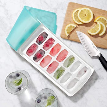 OXO Good Grips No-Spill Ice Cube Tray With Silicone Lid 