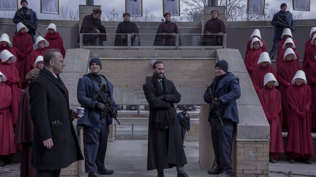 Handmaid's Tale Season 6 Time June Murdered A Commander On 'The Handmaid's Tale' & I'm Screaming