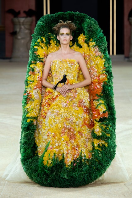 Guo Pei's Couture Fashion Week Show Included A Dress That Looks Like A ...