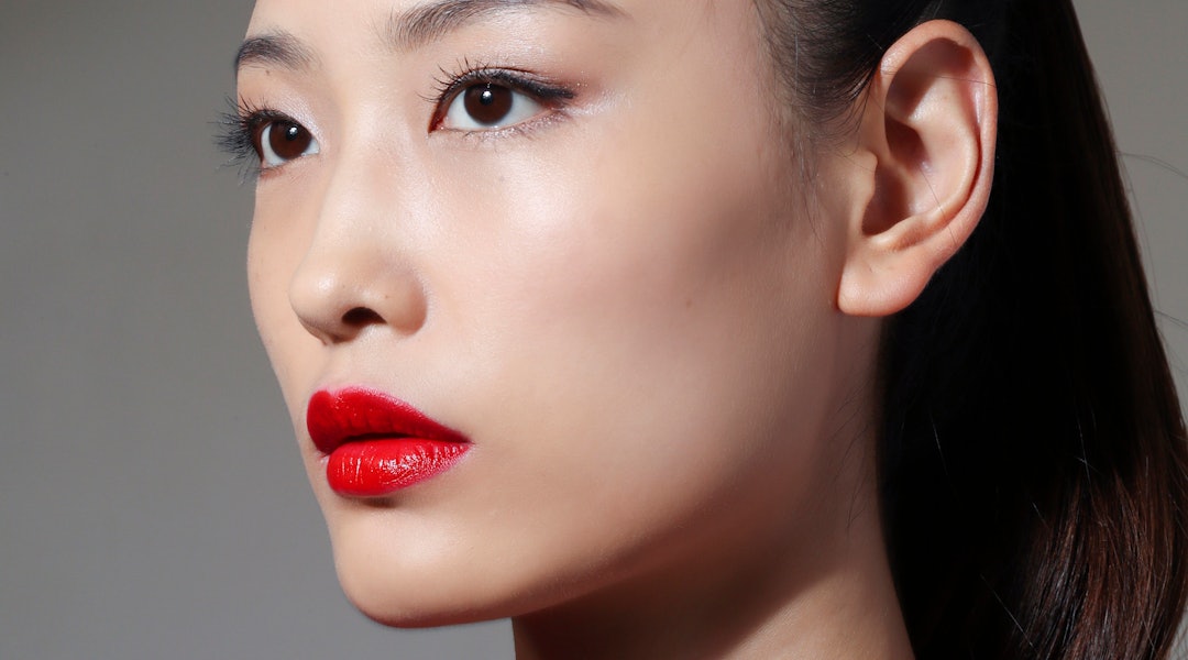 The Thin Eyebrow Trend Will Be Back In Full Swing Next Year Says