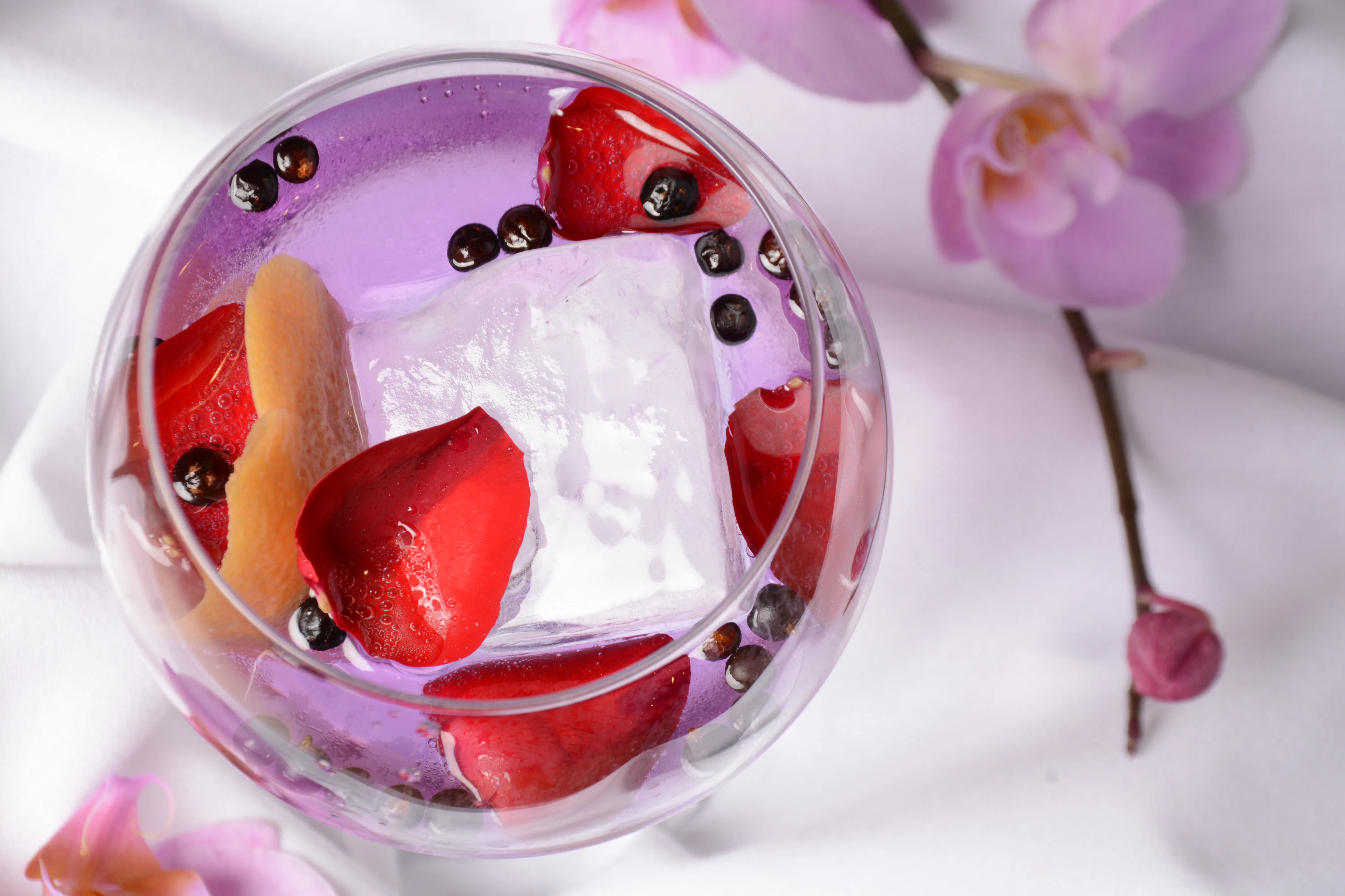 6 Fall Cocktails For A Crowd That Are Anything But Cliché