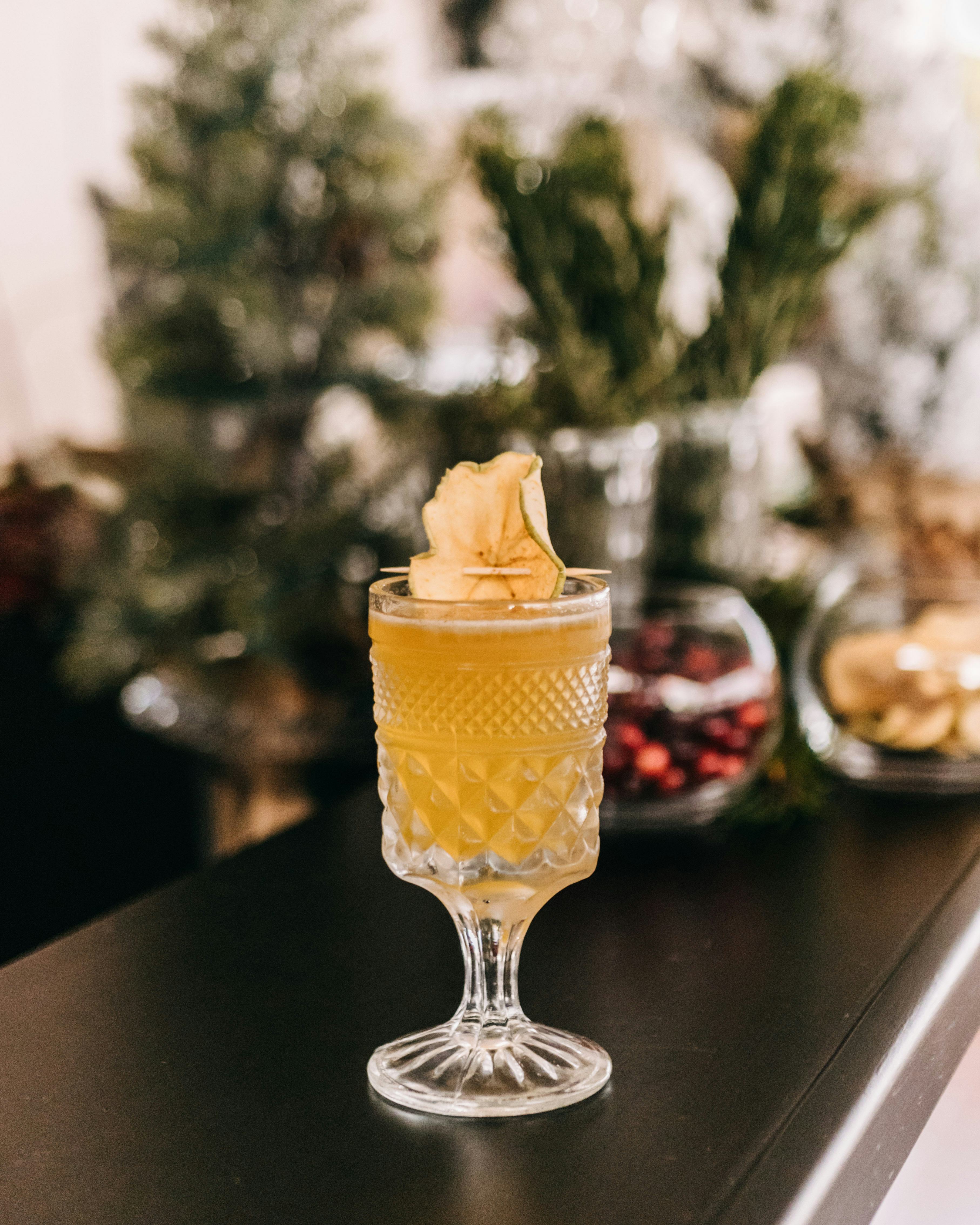 6 Fall Cocktails For A Crowd That Are Anything But Cliché