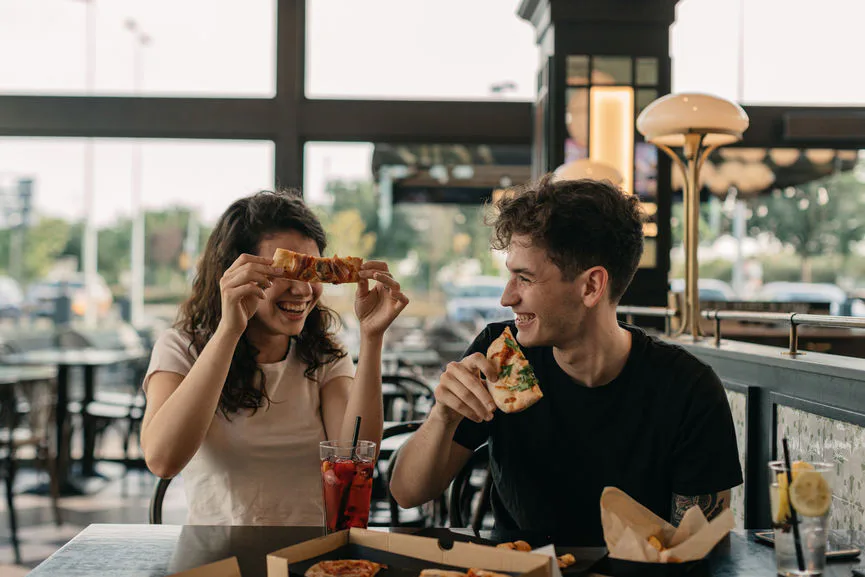 Here's How To Break The Ice On A First Date When The Conversation Feels ...