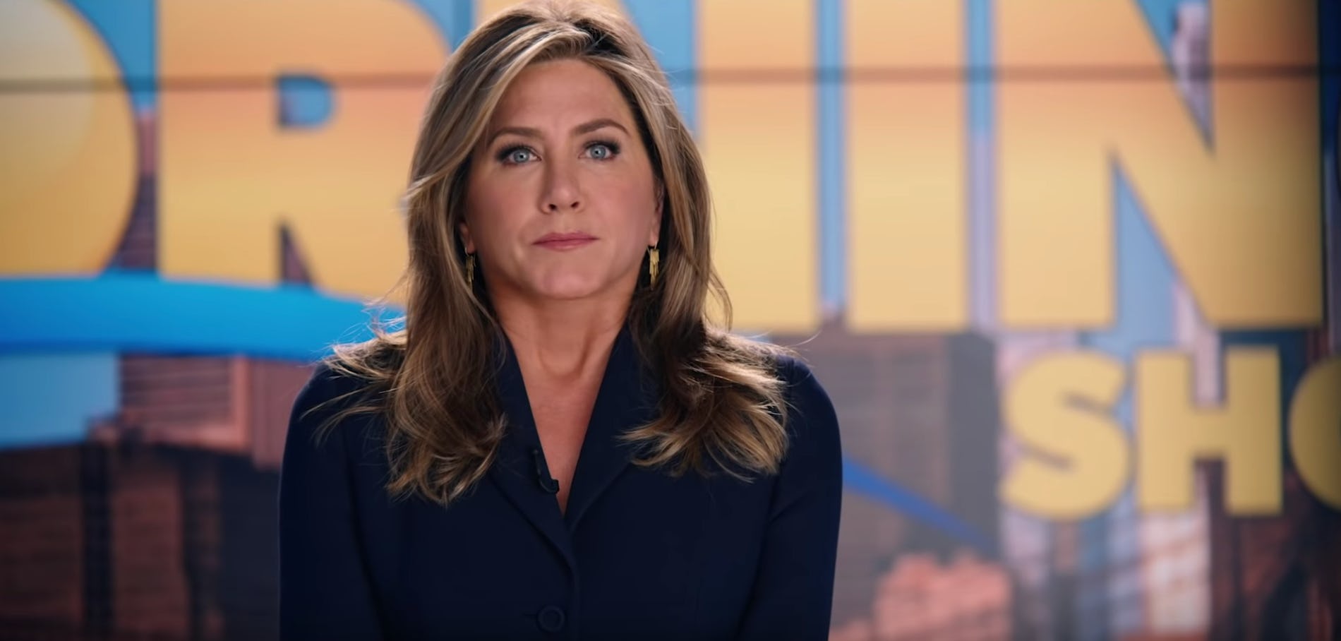 Jennifer Aniston in the newsroom of 'The Morning Show' movie