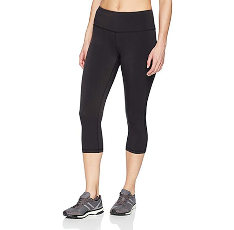 Amazon Essentials Women's Performance Mid-Rise Capri Active Legging