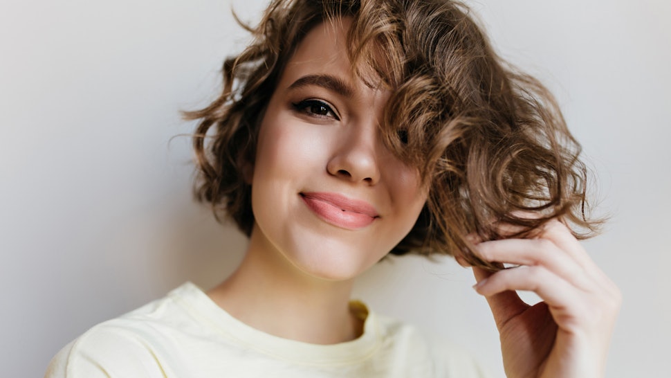 How To Fishtail Braid Short Hair Because This Style Looks Great
