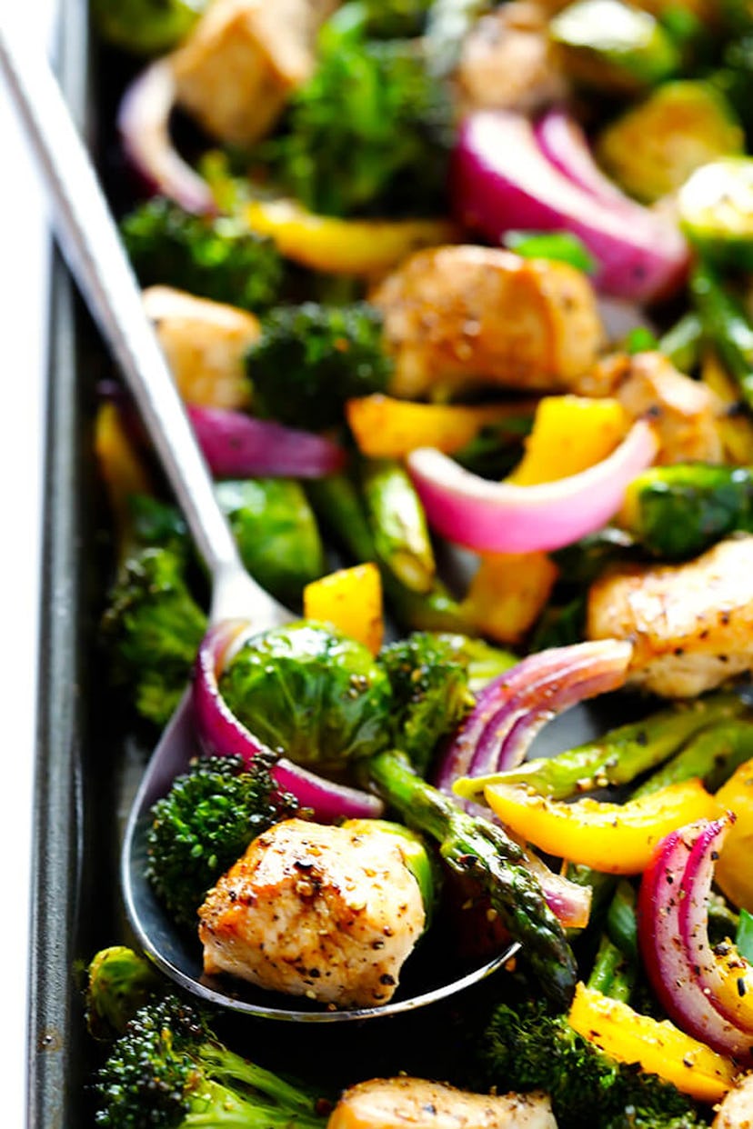 image of gluten-free sheet pan recipe, closeup, of chicken veggie and onion stir fry