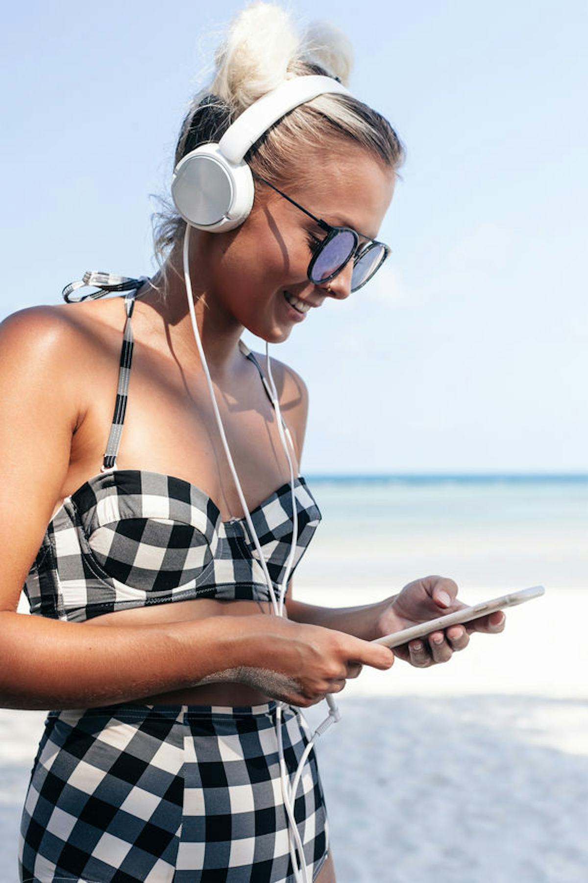 40 Whatsapp Group Names For Friends Because You Re Traveling The World