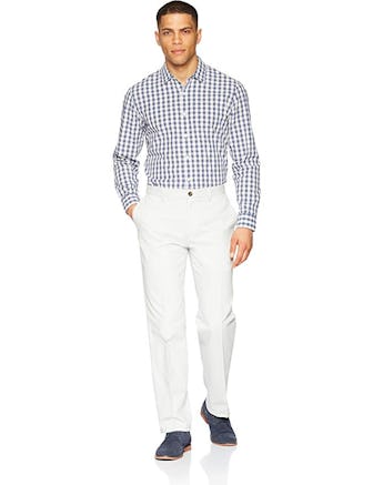 Amazon Essentials Men's Classic-Fit Wrinkle-Resistant Flat-Front Chino Pant