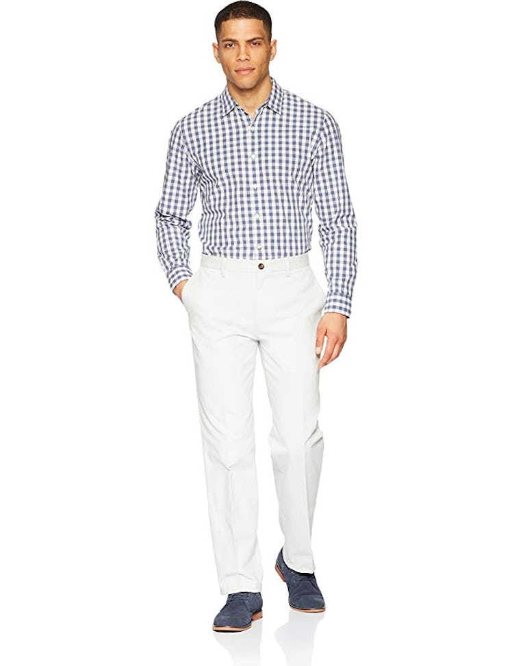 Amazon Essentials Men's Classic-Fit Wrinkle-Resistant Flat-Front Chino Pant