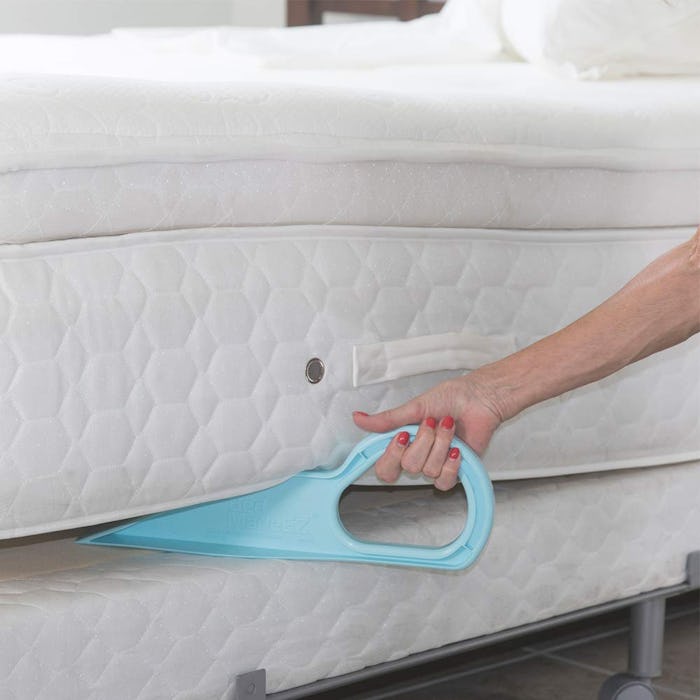 Bed MadeEZ Mattress Lifter