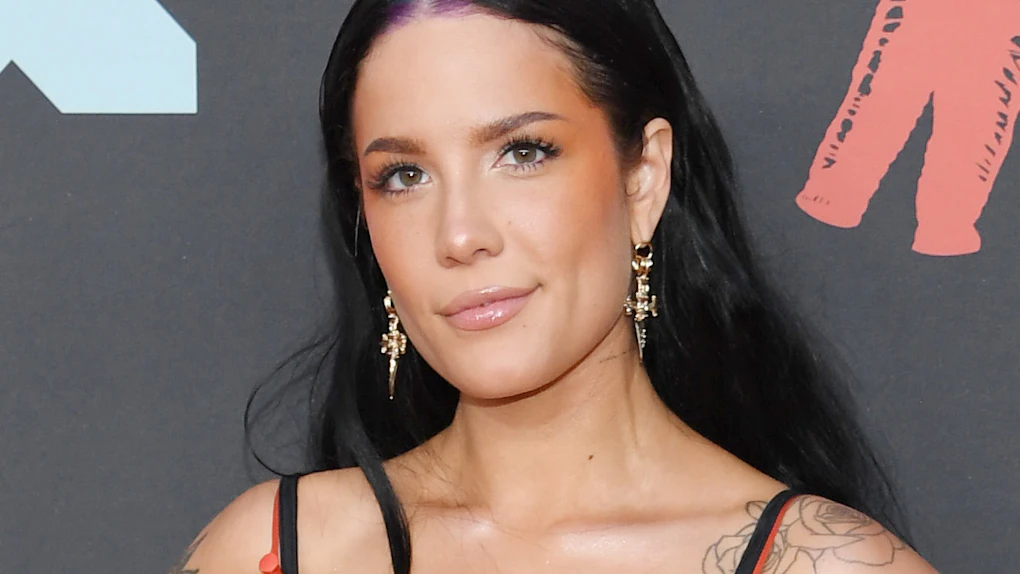 Get Halsey S Vmas 2019 Dress Is Kind Of Naked Kind Of Classy But HD Wallpaper Halsey S Vmas 2019 Dress Is Kind Of Naked Kind Of Classy But Free