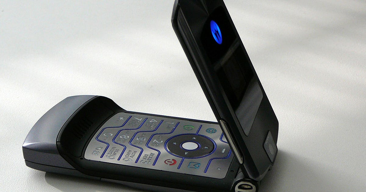 7 cell phones from the early 2000s everyone loved because you never forget your first nokia