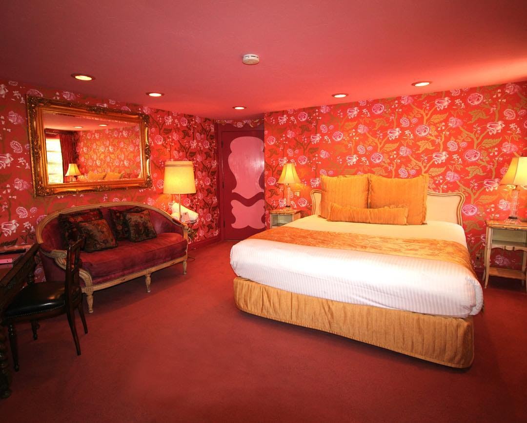 5 Kitschy Hotels In The US That Make For A Totally Unique Getaway