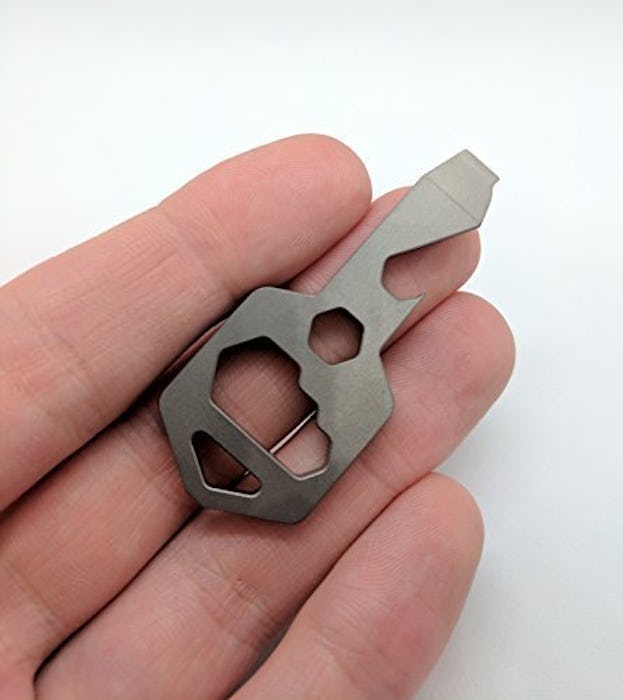 CLOSS Titanium Multitool