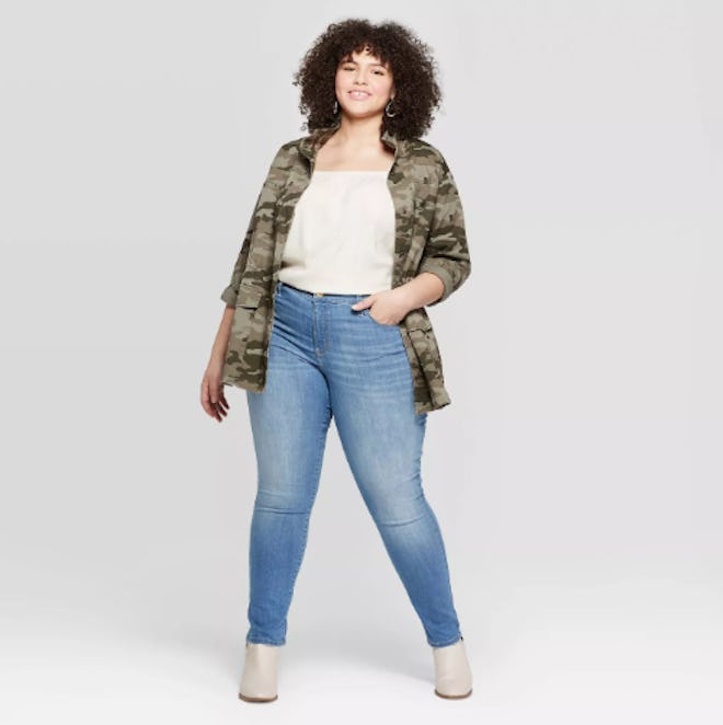 Universal Thread Women's Plus Size Mid-Rise Skinny Jeans