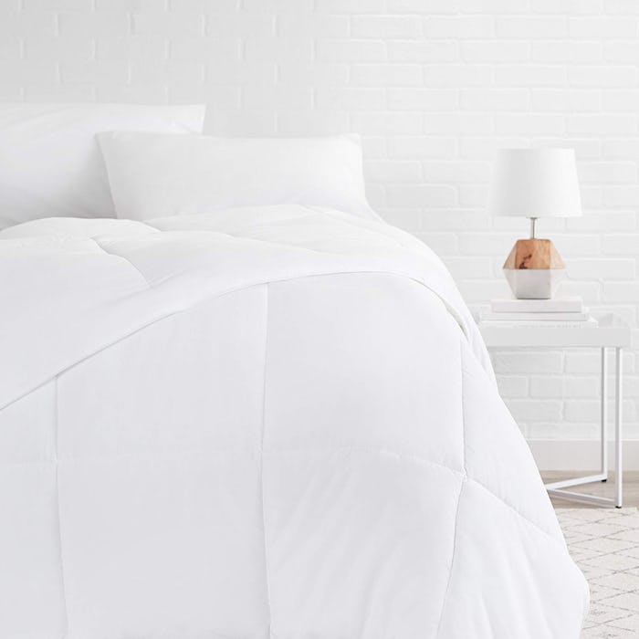 AmazonBasics Down Alternative Bed Comforter 