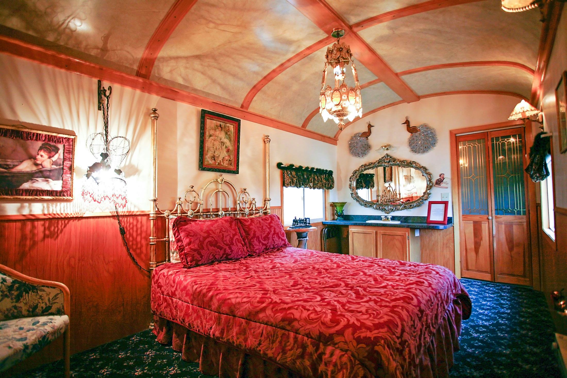 5 Kitschy Hotels In The US That Make For A Totally Unique Getaway